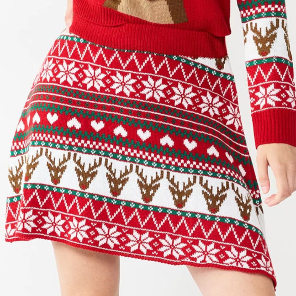 NEW! Born Famous Reindeer Sweater Skirt Ugly Christmas Sweater Juniors Medium